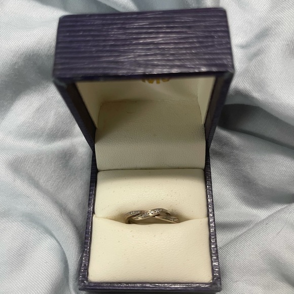 COPY - 10k gold and diamond rings all 3 together for 320 - Picture 3 of 4